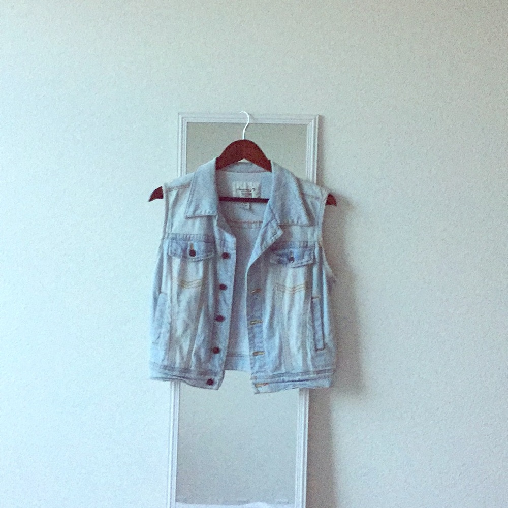 American Rag | Button Down Light Denim Vest